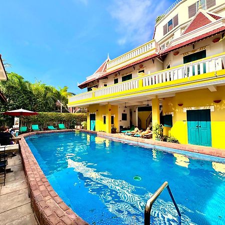 Residence Wat Damnak Сиемрип Экстерьер фото