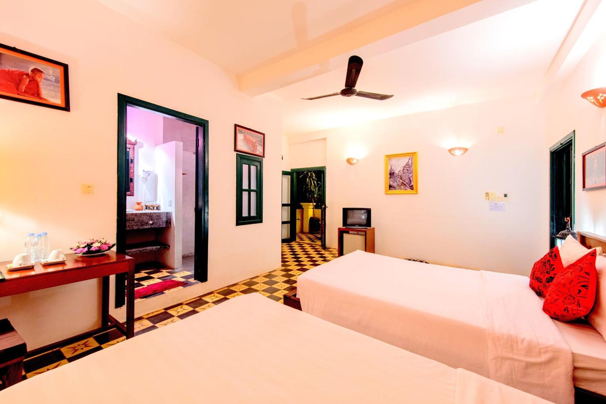 Residence Wat Damnak Сиемрип Экстерьер фото