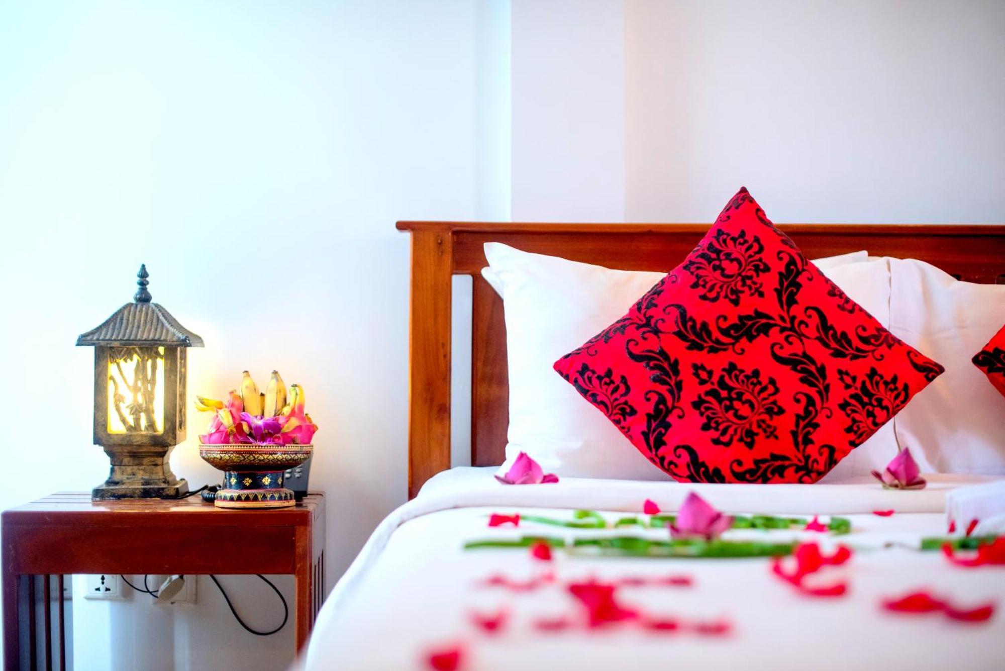 Residence Wat Damnak Сиемрип Экстерьер фото