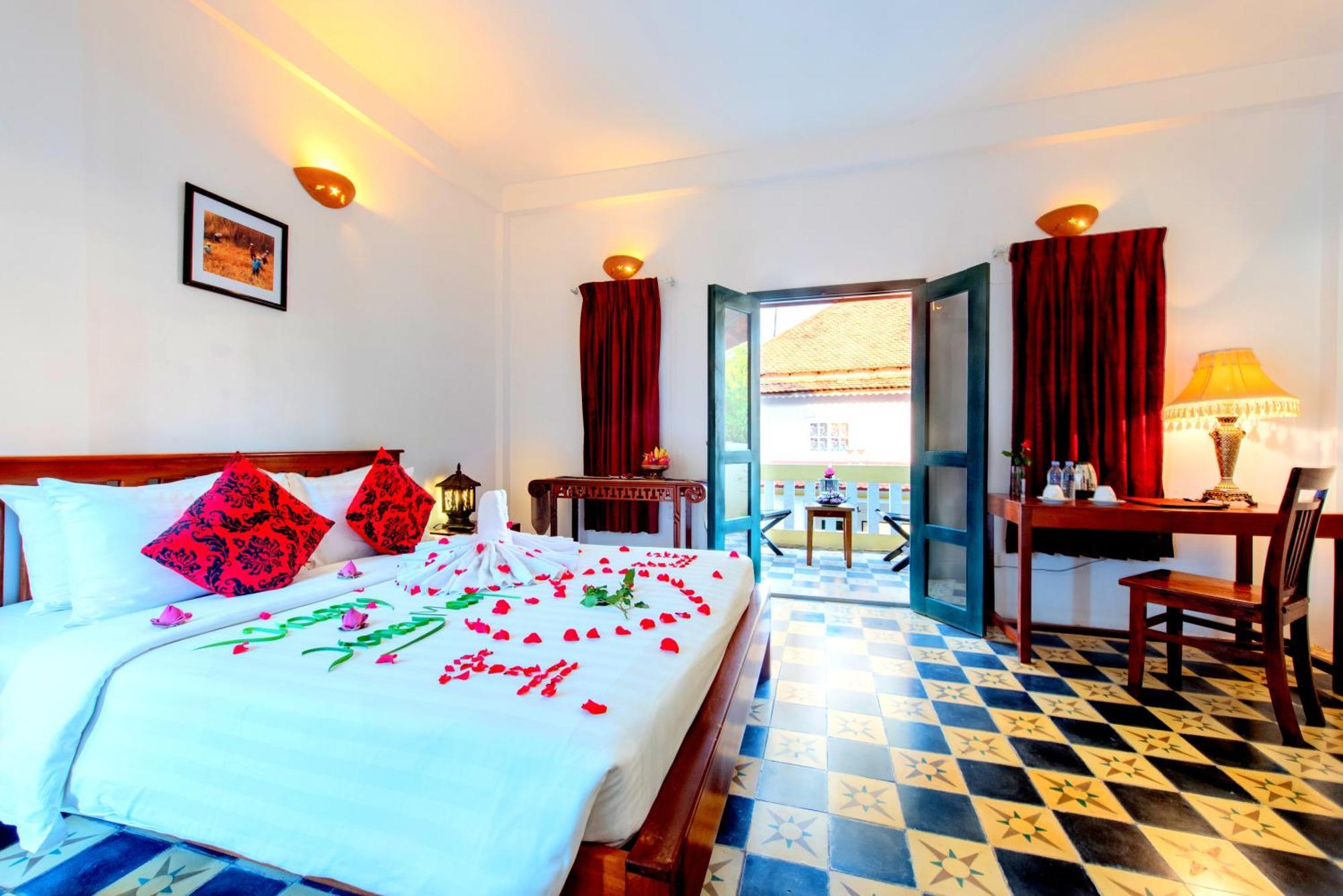 Residence Wat Damnak Сиемрип Экстерьер фото