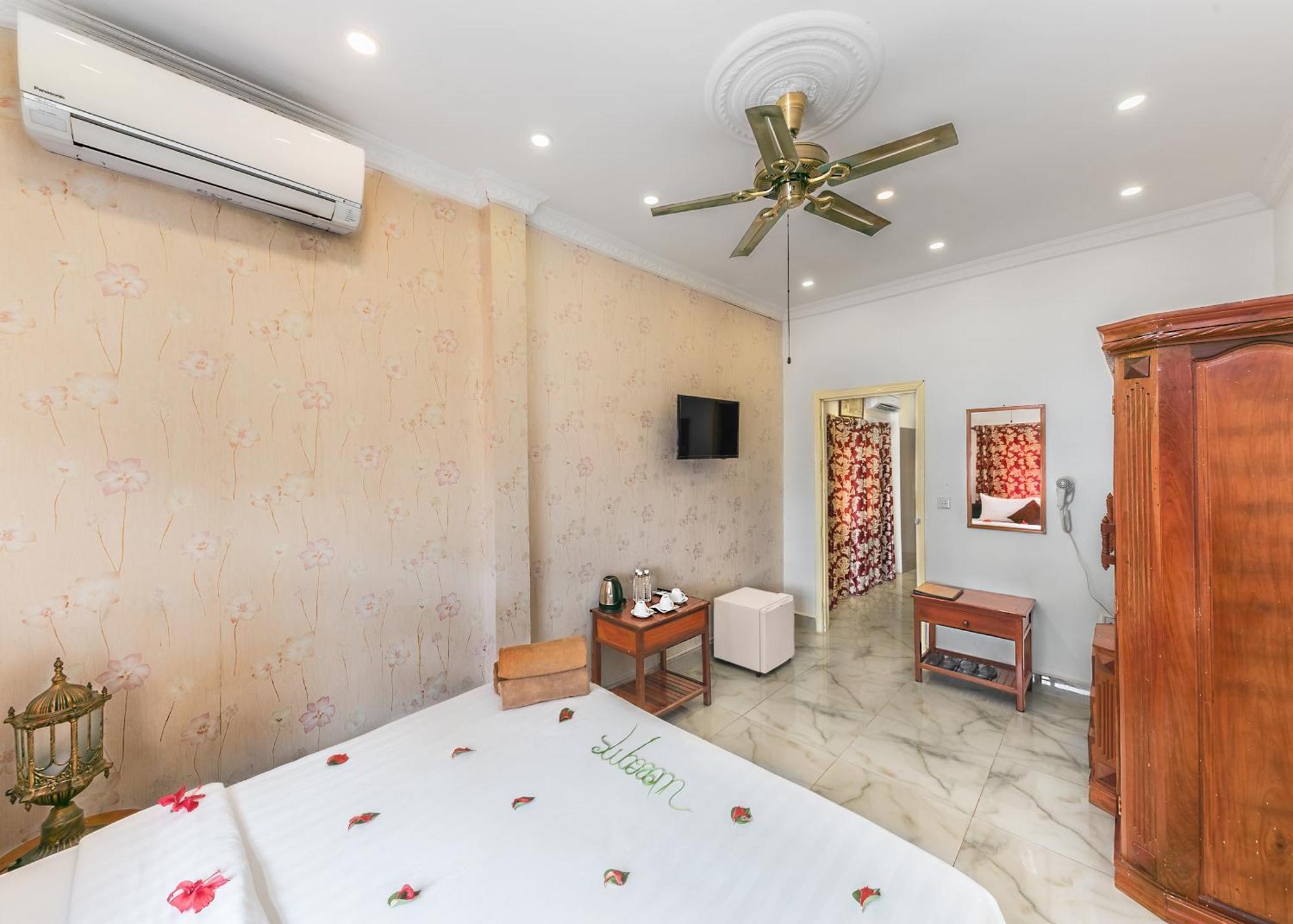 Residence Wat Damnak Сиемрип Экстерьер фото