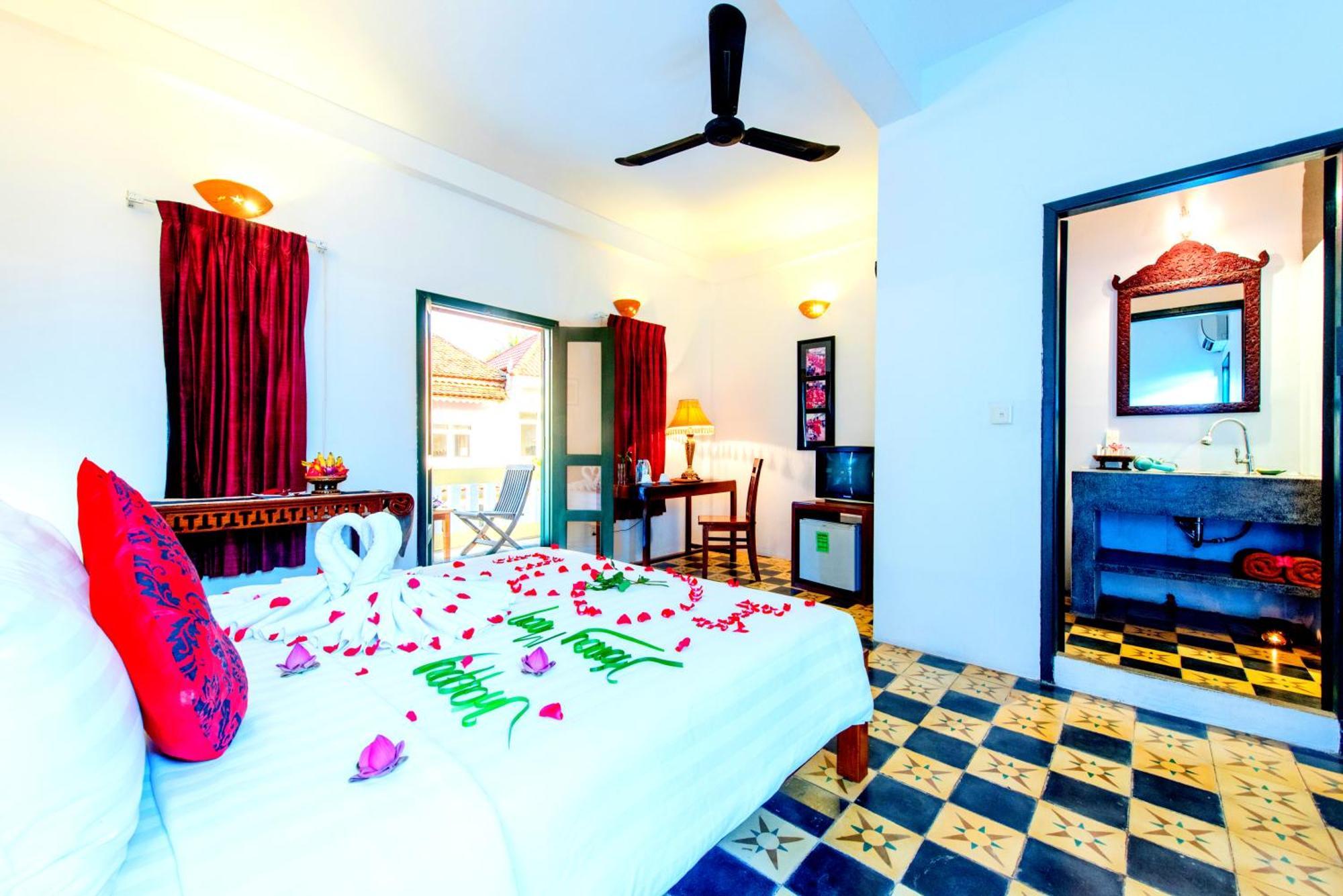 Residence Wat Damnak Сиемрип Экстерьер фото